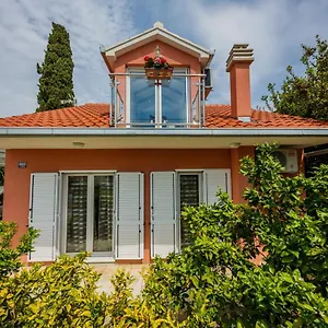 Apartament Ana, Kaštela