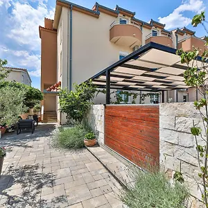 Apartament Ana, Kaštela